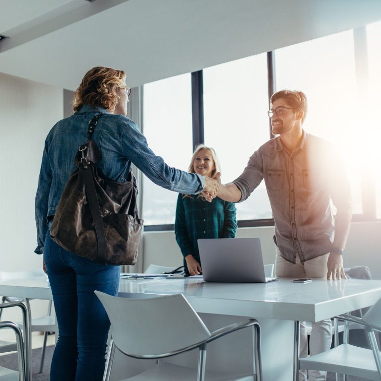 Contratar millennials? Saiba como recrutar pessoas dessa geração!