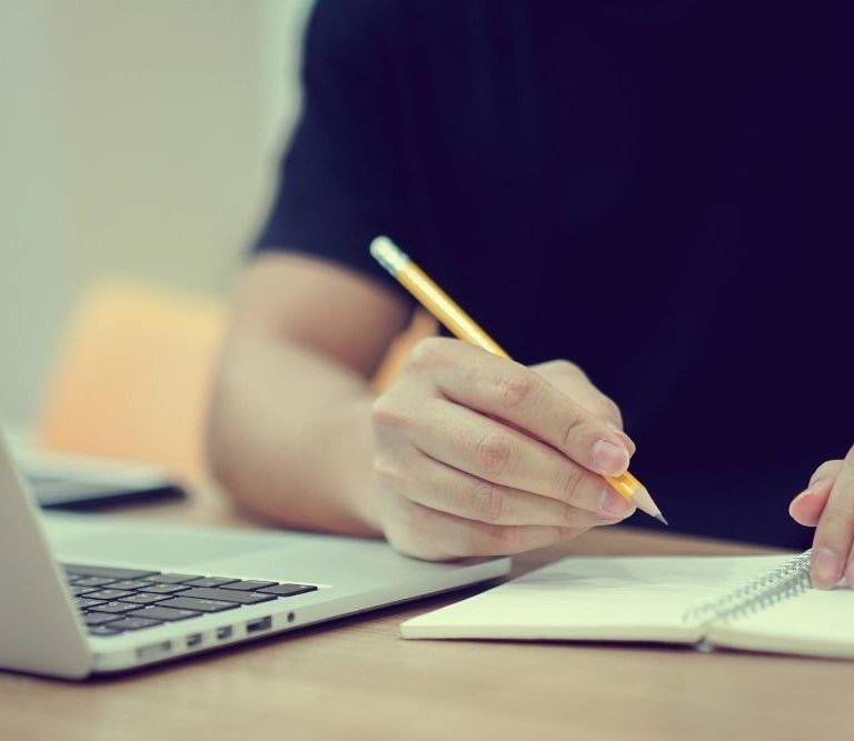 escolher-um-curso-online-saiba-como