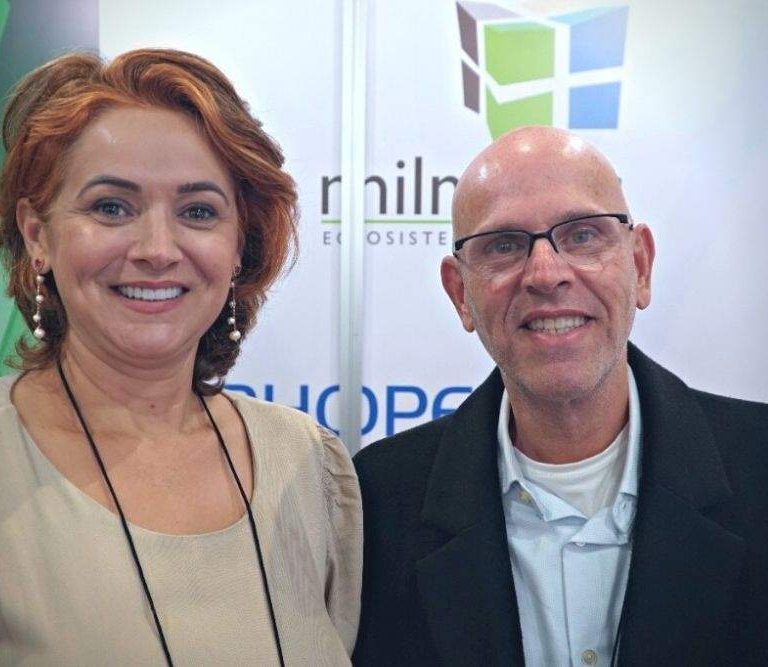 Cátia Horsts e Leonardo Milner apresentaram soluções em gestão de pessoas para o segmento médico-hospitalar
