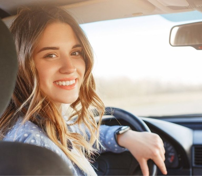 Motorista jovem e feliz por ter uma nova oportunidade no PODD