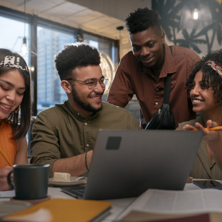 Por que investir em programas de jovens talentos é estratégico para o futuro da sua empresa